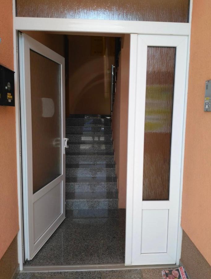 Studio Dama Blizina Amfiteatra I Bus Kolodvora ,Besplatan Privatni Parking,Self-Check- In Pula Exterior photo