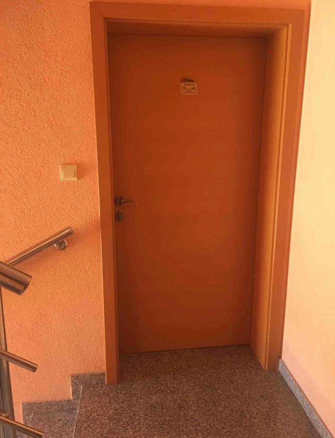 Studio Dama Blizina Amfiteatra I Bus Kolodvora ,Besplatan Privatni Parking,Self-Check- In Pula Exterior photo